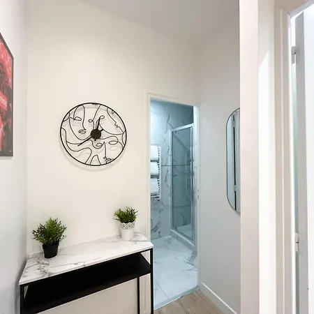 Apartment Urban Flat 80 - Cinema Flat Sebastopol *